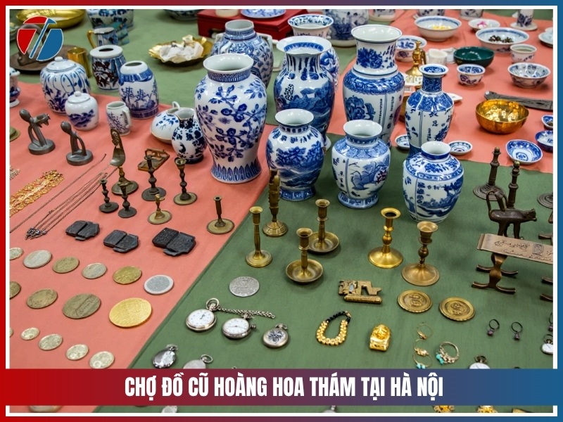 Chợ đồ cũ Hoàng Hoa Thám tại Hà Nội